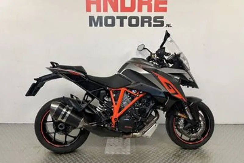 KTM 1290 Super Duke (2016)