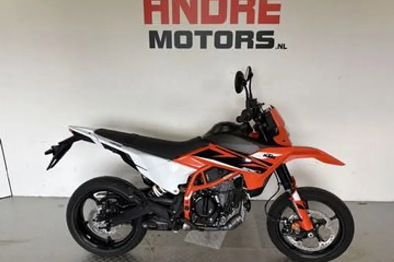 KTM 125 SMC R (2025)