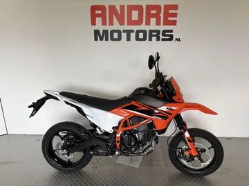 KTM 125 SMC R (2025) — foto 1