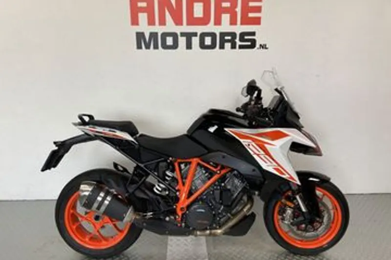 KTM 1290 Super Duke GT (2020)