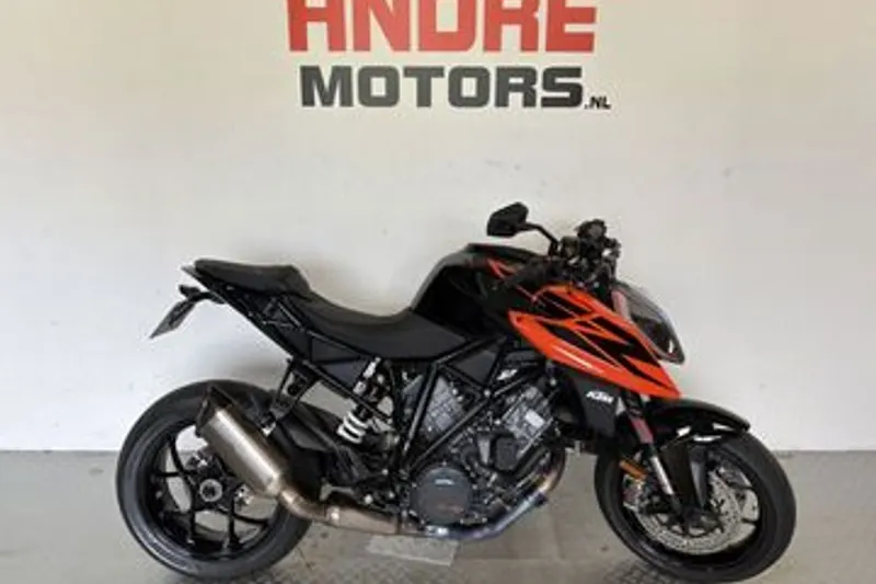 KTM 1290 SuperDuke R (2020)