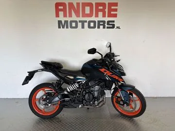 KTM 125 Duke (2024) — foto 1