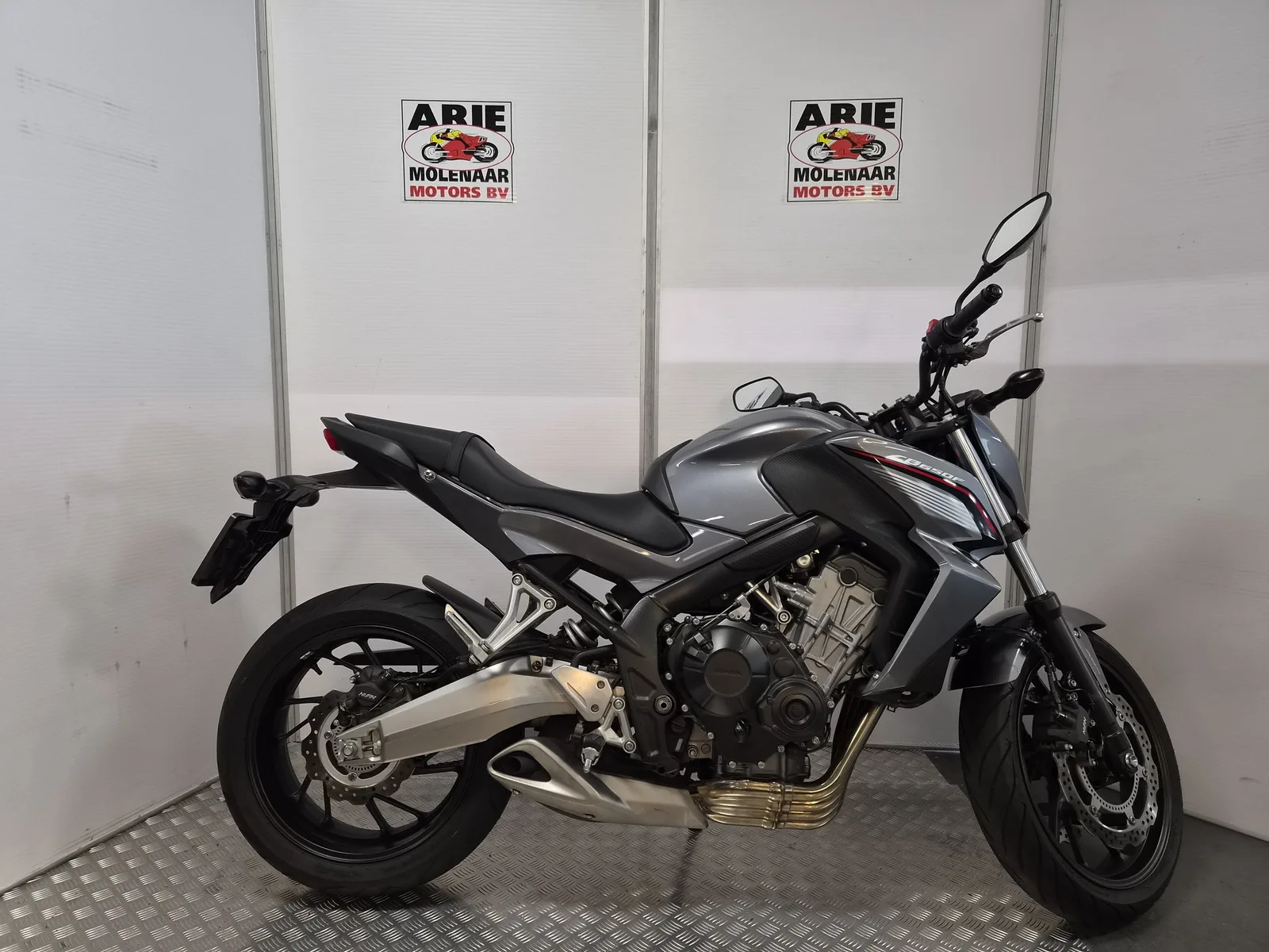 Honda CB650F (2016) — foto 1