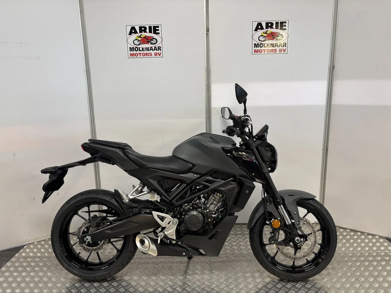 Honda CB125R (2026) — foto 1