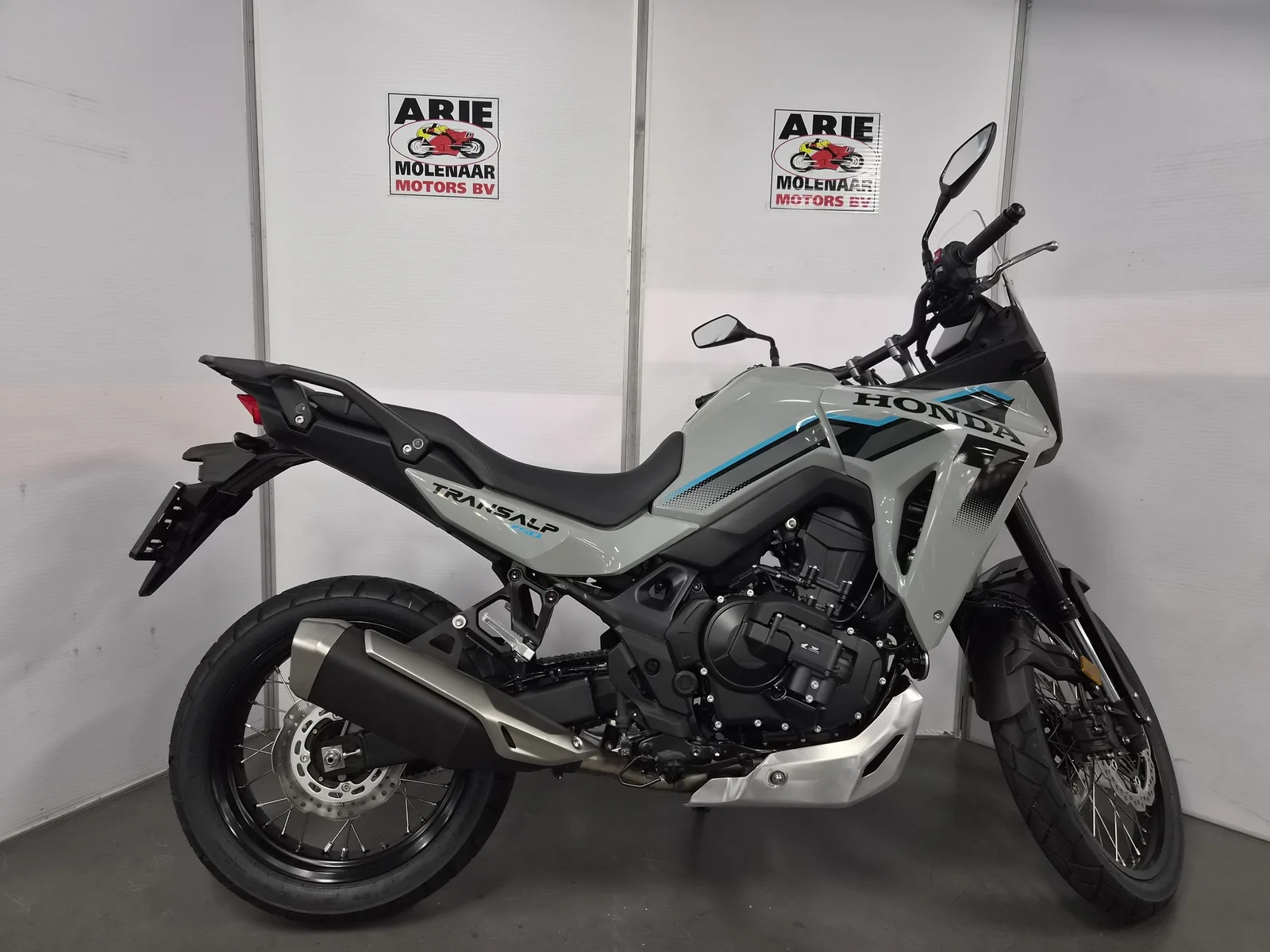 Honda XL750 Transalp E Clutch (2026) — foto 1