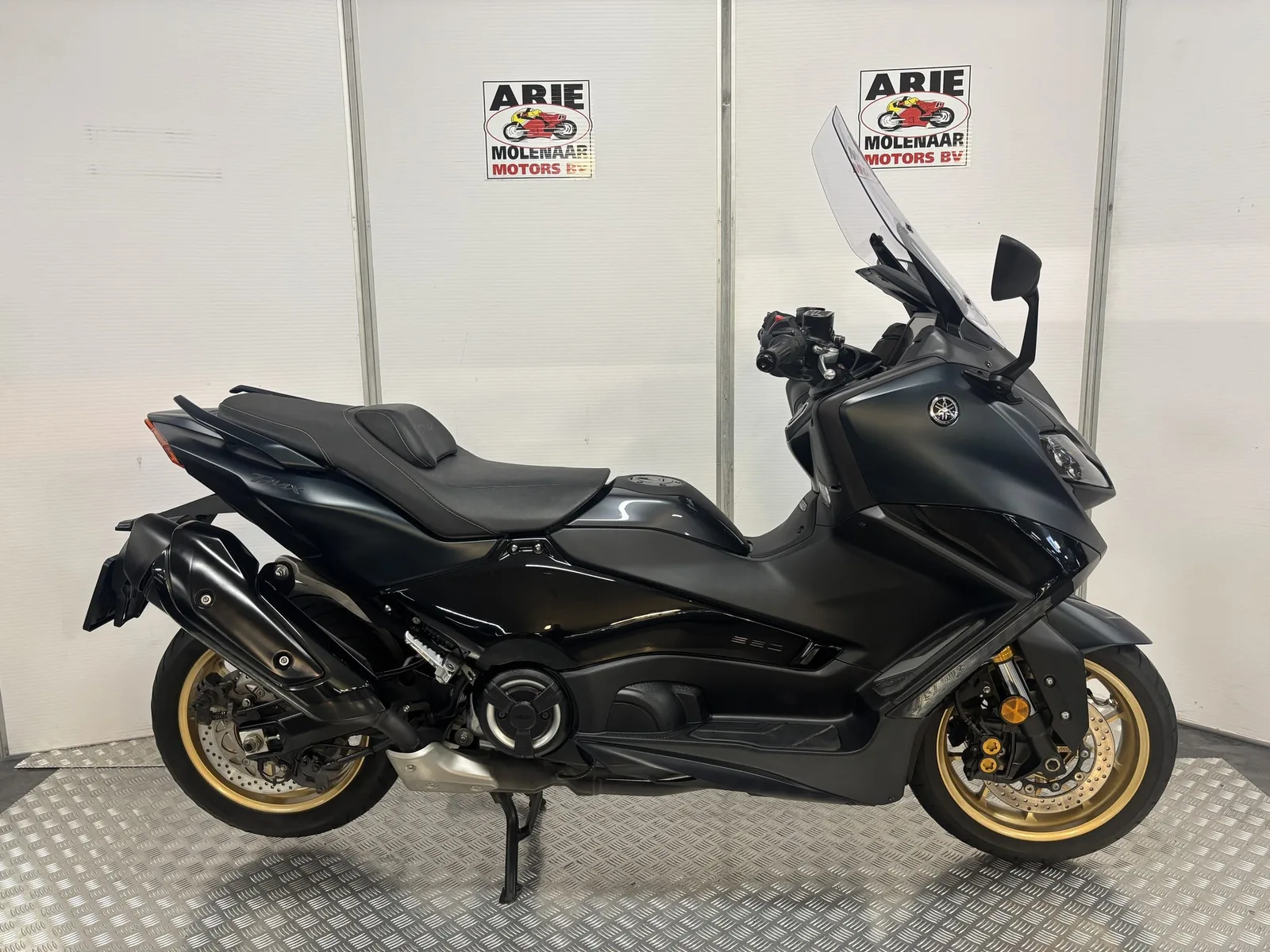 Yamaha T MAX (2023) — foto 1