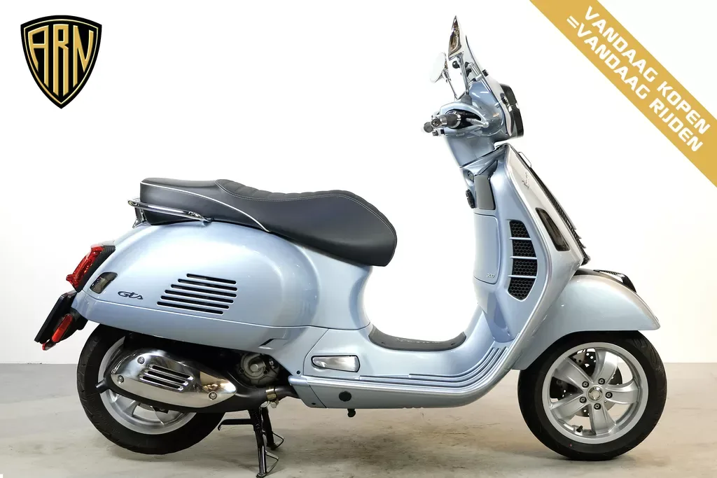 Vespa GTS 300 (2022) — foto 1