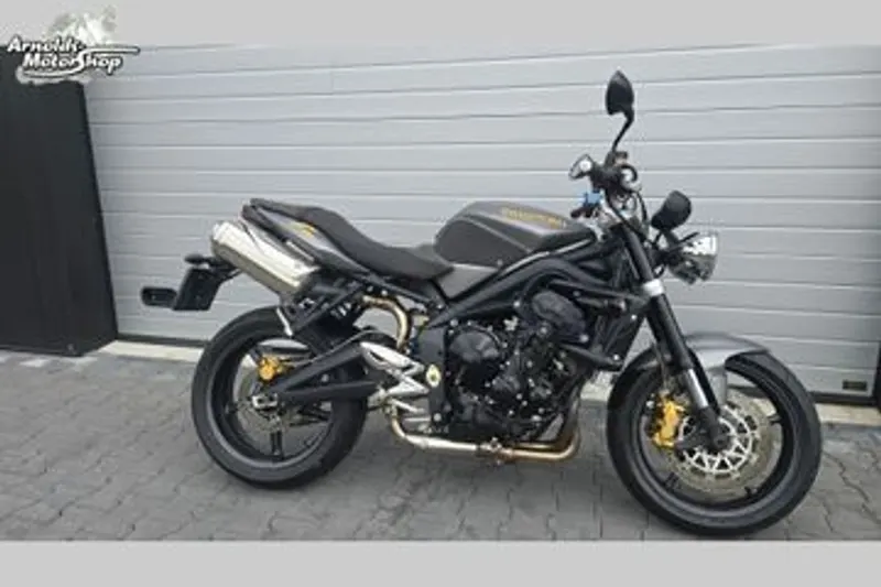 Triumph Street Triple (2008)