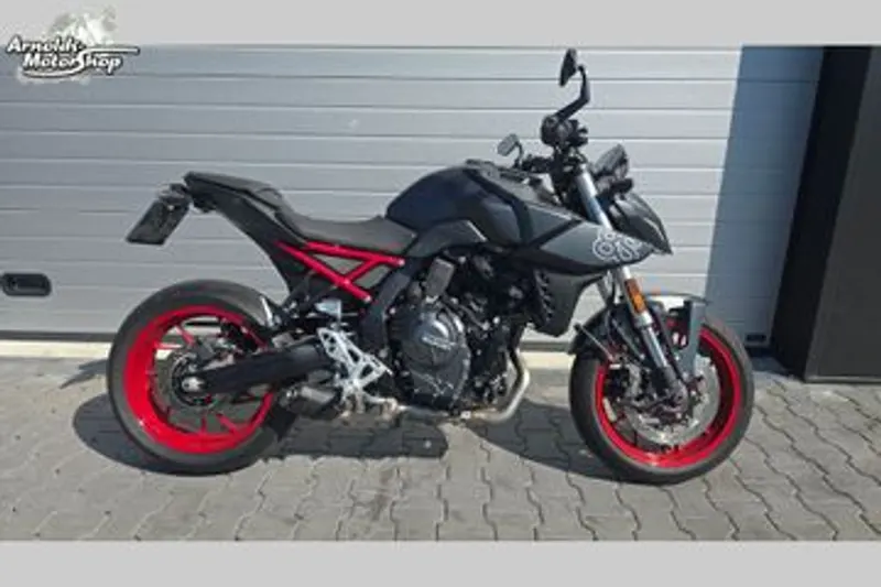 Suzuki GSX-8S (2025)