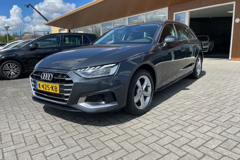 Audi A4 (2021)