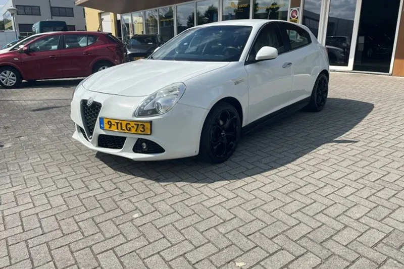 Alfa Romeo Giulietta (2010)