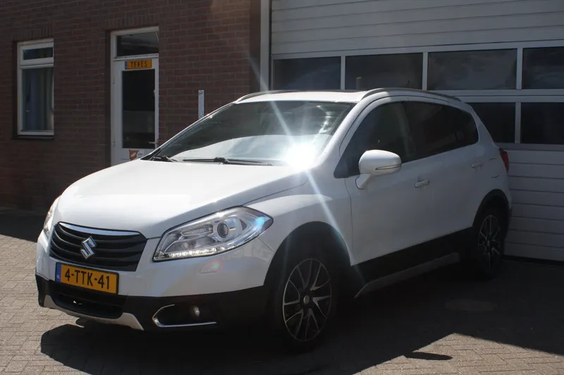 Suzuki SX4 S-Cross (2014)