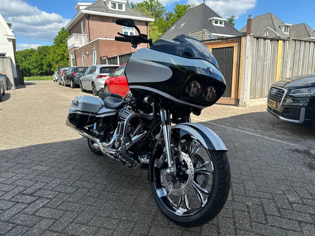 Harley-Davidson Road Glide Tourmotor 110 FLTRUSE CVO 5HD NEDERLANDSE MOTOR (2012) — foto 1