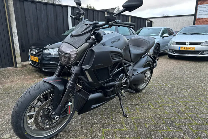Ducati Diavel Naked Bike Carbon FACE LIFT (2015)