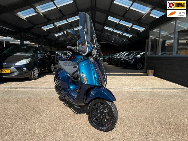 Vespa Bromscooter Sprint 50 Sled Dynamisch Custom Blauw Valbeugels Sprint 50 S (2022) — foto 1