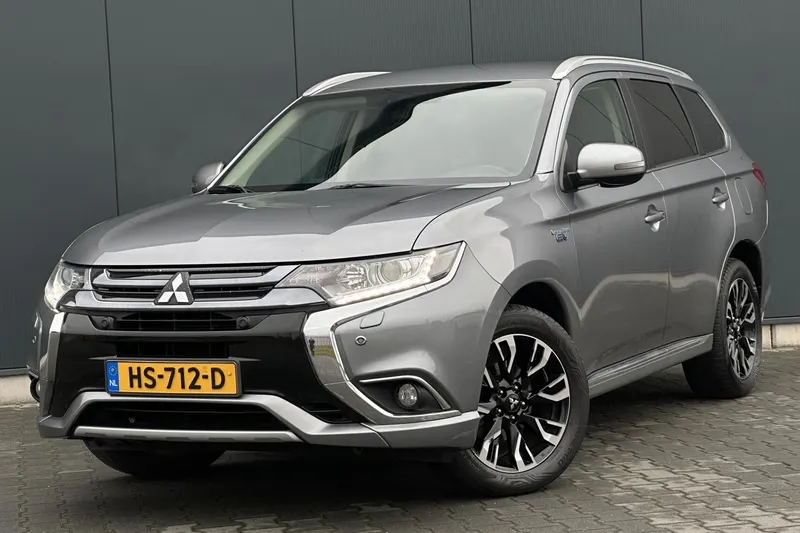 Mitsubishi Outlander (2015)