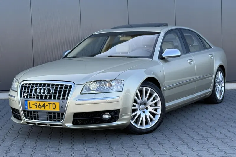 Audi S8 (2006)