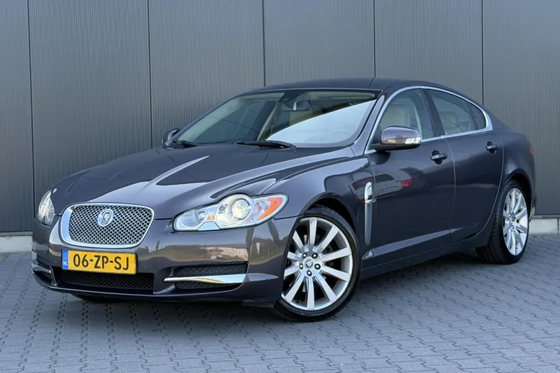 Jaguar XF (2008)