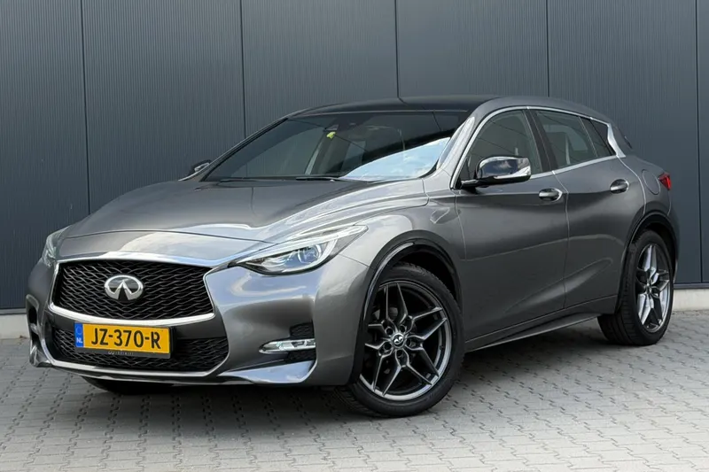 Infiniti Q30S (2016)