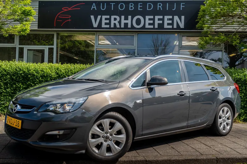 Opel Astra Sports Tourer (2014)