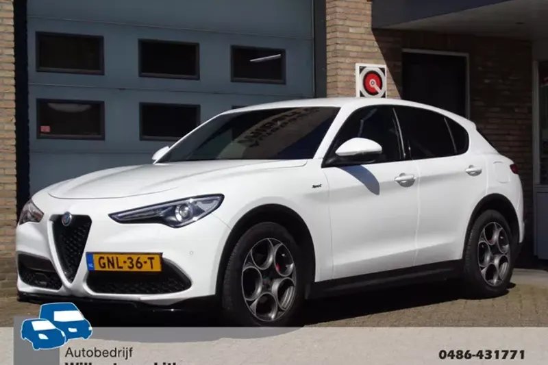 Alfa Romeo Stelvio (2021)