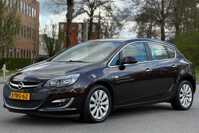 Opel Astra (2013)
