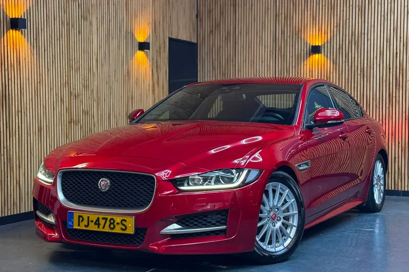 Jaguar XE (2017)