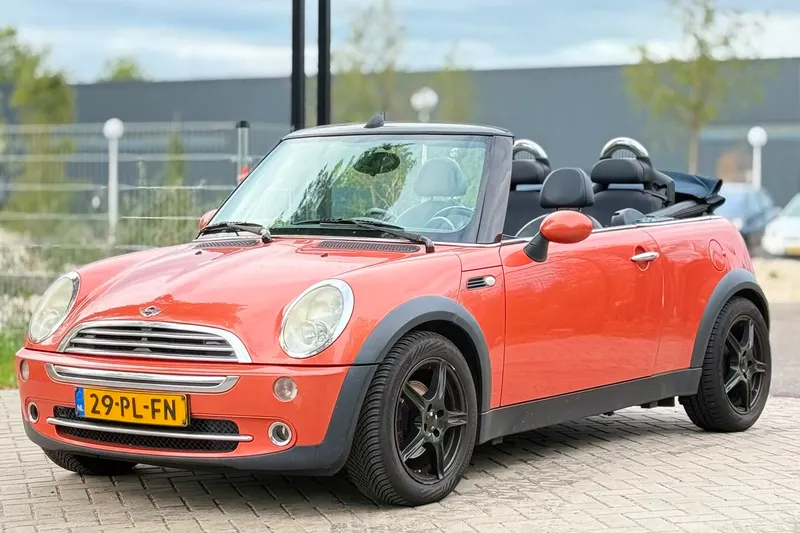 MINI Cabrio (2004)