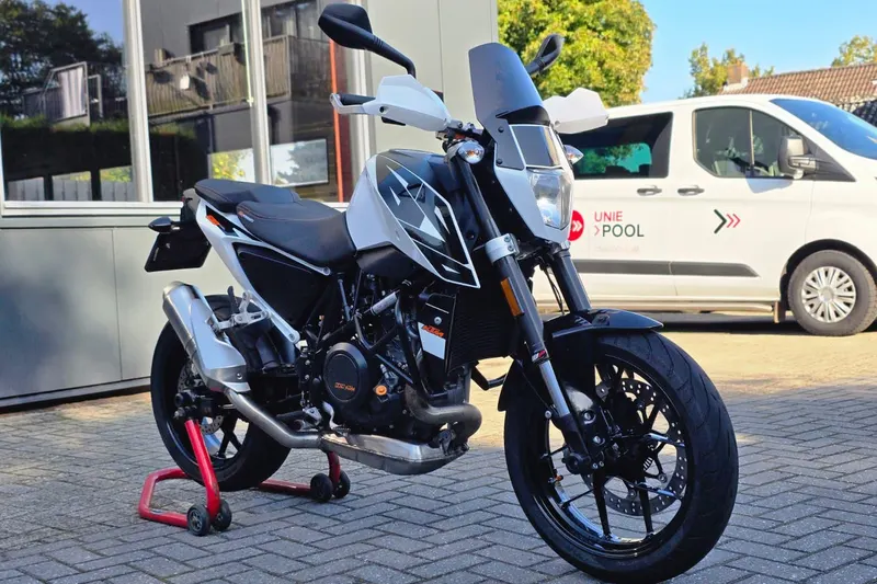 KTM 690 Duke (2016)