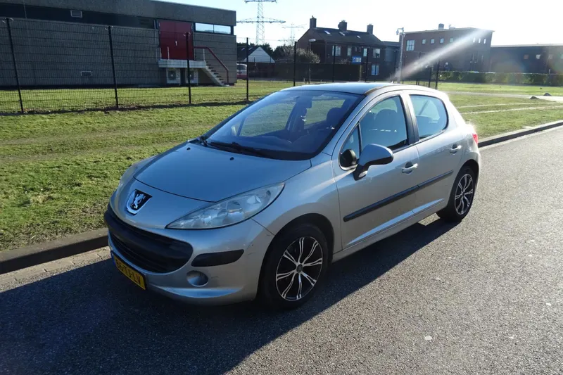Peugeot 207 (2006)