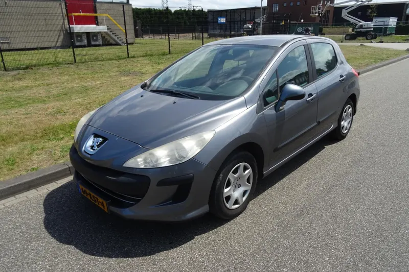 Peugeot 308 (2010)