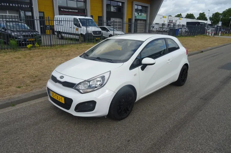 Kia Rio (2012)