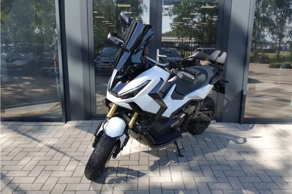 Honda X-ADV (2025) — foto 1