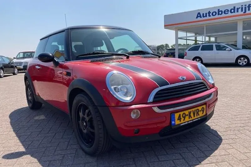 MINI One (2002)
