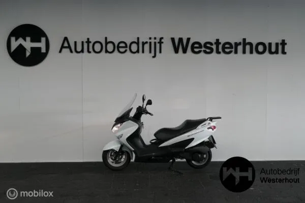 Suzuki Scooter AN 200 Burgman (2015) — foto 1