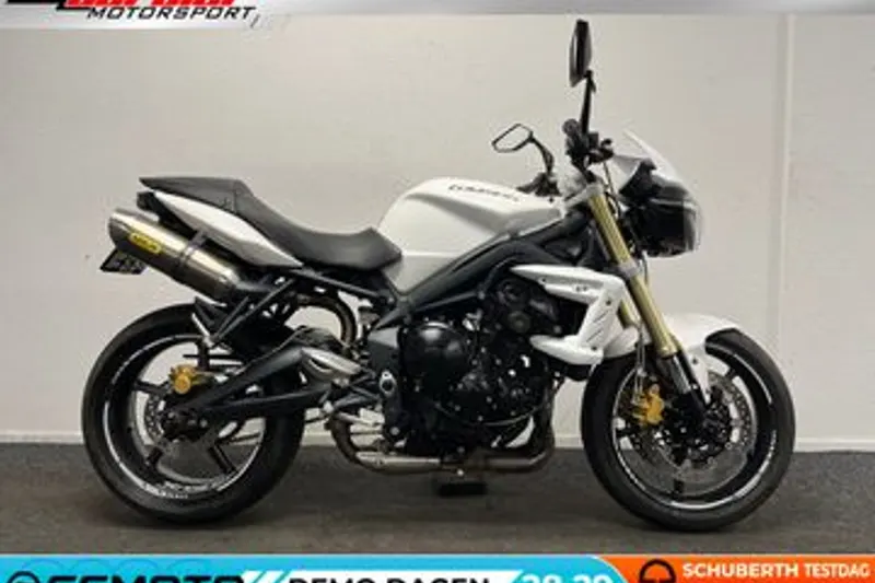 Triumph Street Triple (2012)