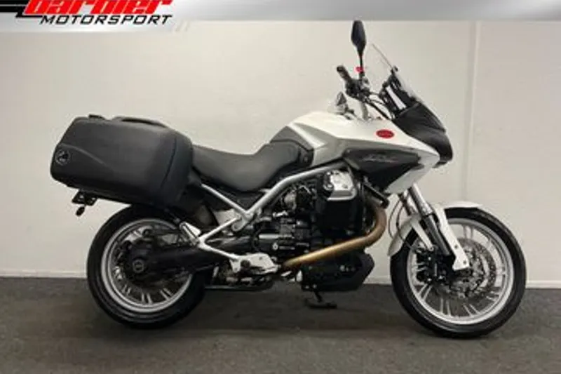 Moto Guzzi Stelvio (2015)