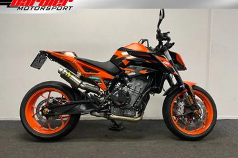 KTM 890 Duke (2022)
