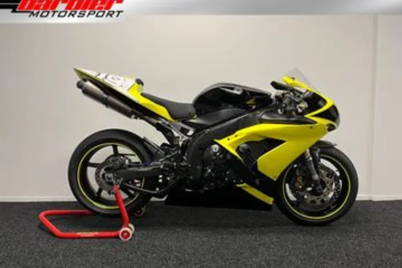 Yamaha YZF-R1 (2004)