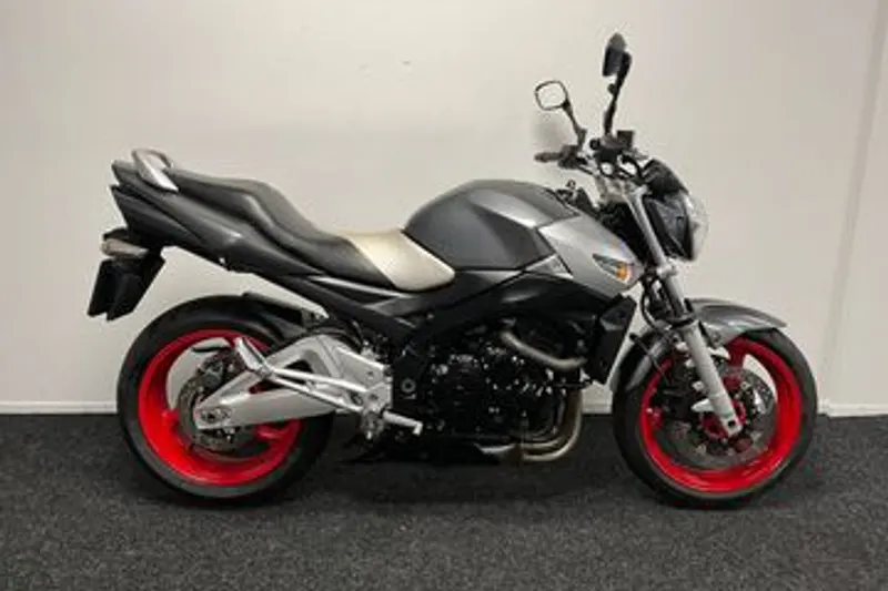 Suzuki GSR600 (2009)