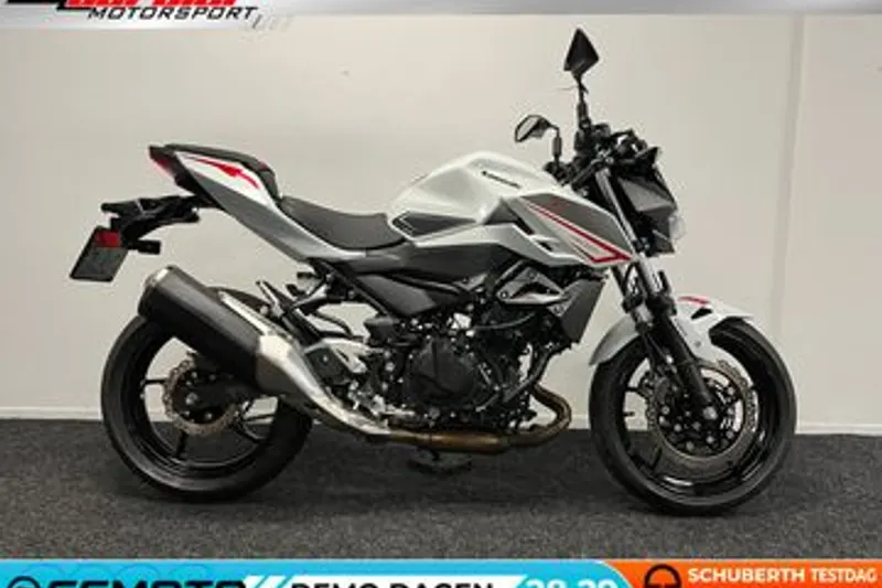Kawasaki Z400 (2022)
