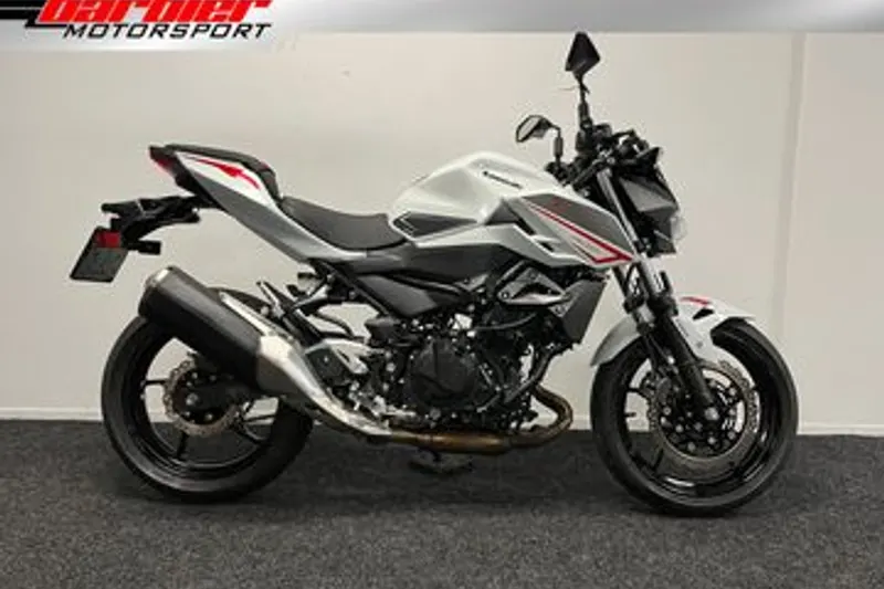 Kawasaki Z400 (2022)