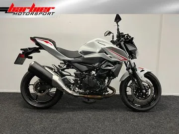 Kawasaki Z400 (2022) — foto 1