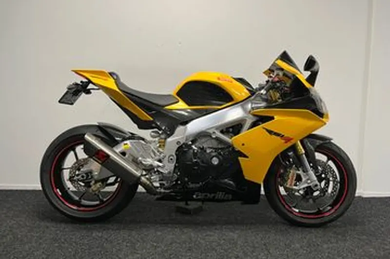 Aprilia RSV 4R (2013)