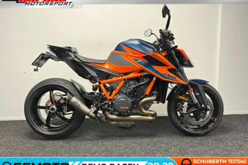 KTM 1290 SuperDuke R (2021)
