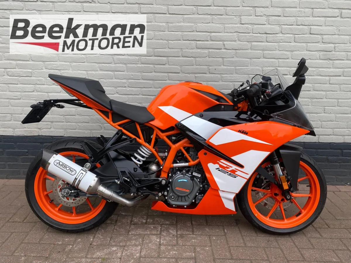 KTM RC 125 (2017) — foto 1