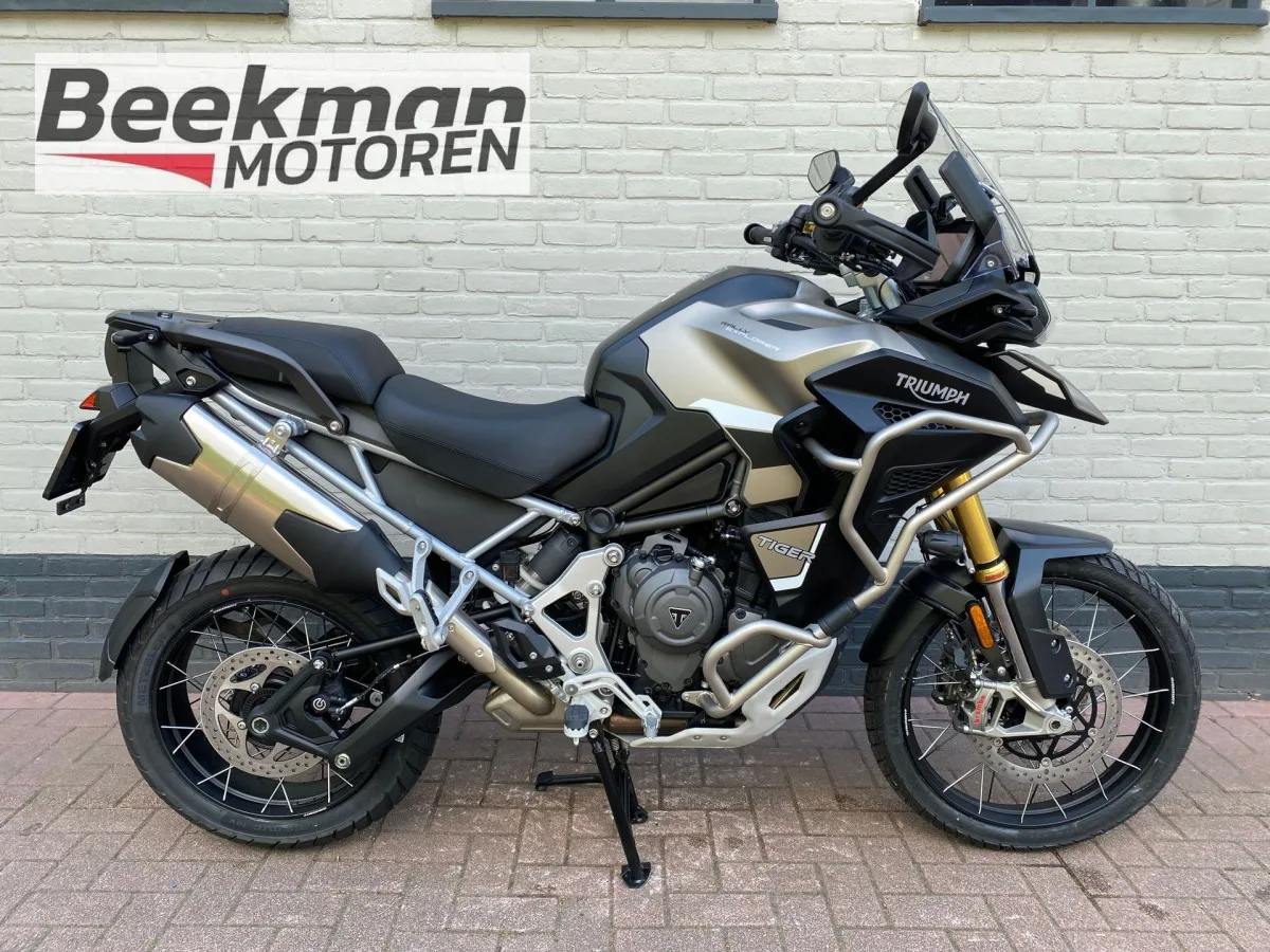 TRIUMPH TIGER 1200 RALLY EXPLORER (2025) — foto 1