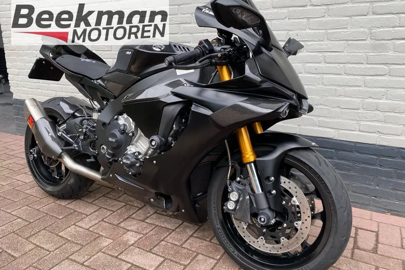 Yamaha YZF-R1 (2015)