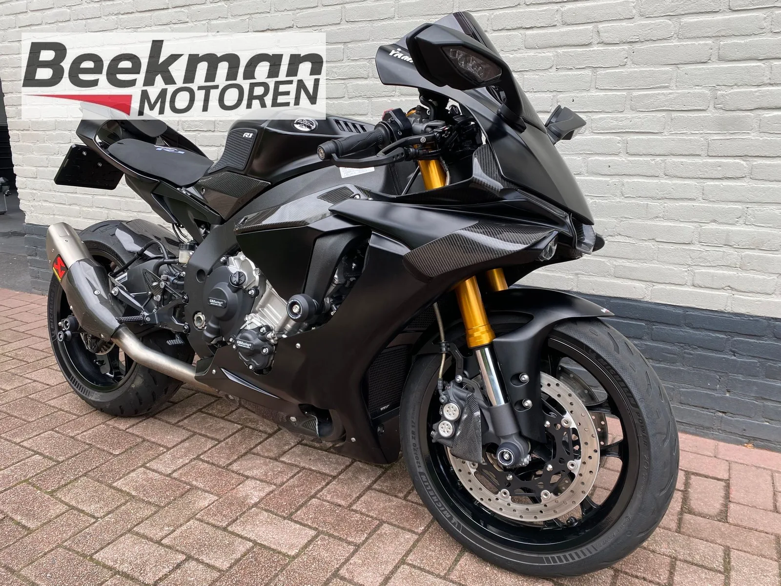 Yamaha YZF-R1 (2015) — foto 1