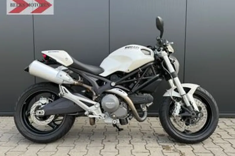 Ducati Monster 696 (2010)